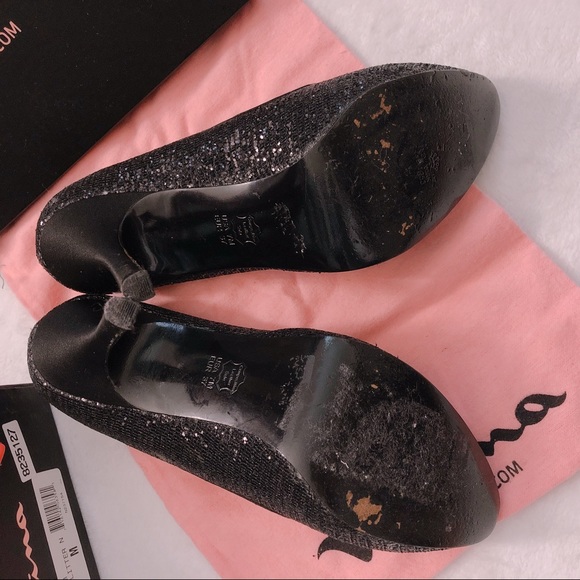Nina New York Zelda Glitter Pumps in Black. - Picture 4 of 4